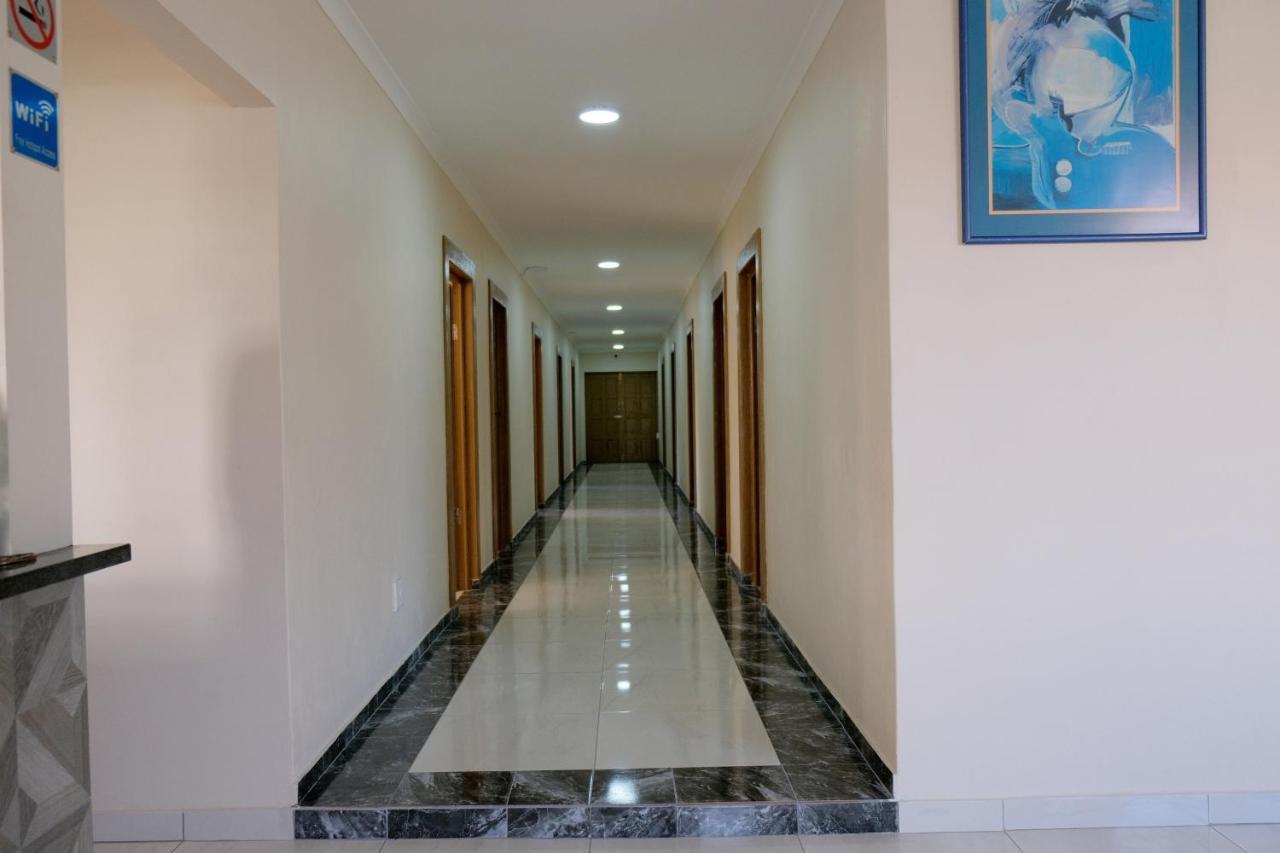 Supa Lodge Parow Bagian luar foto