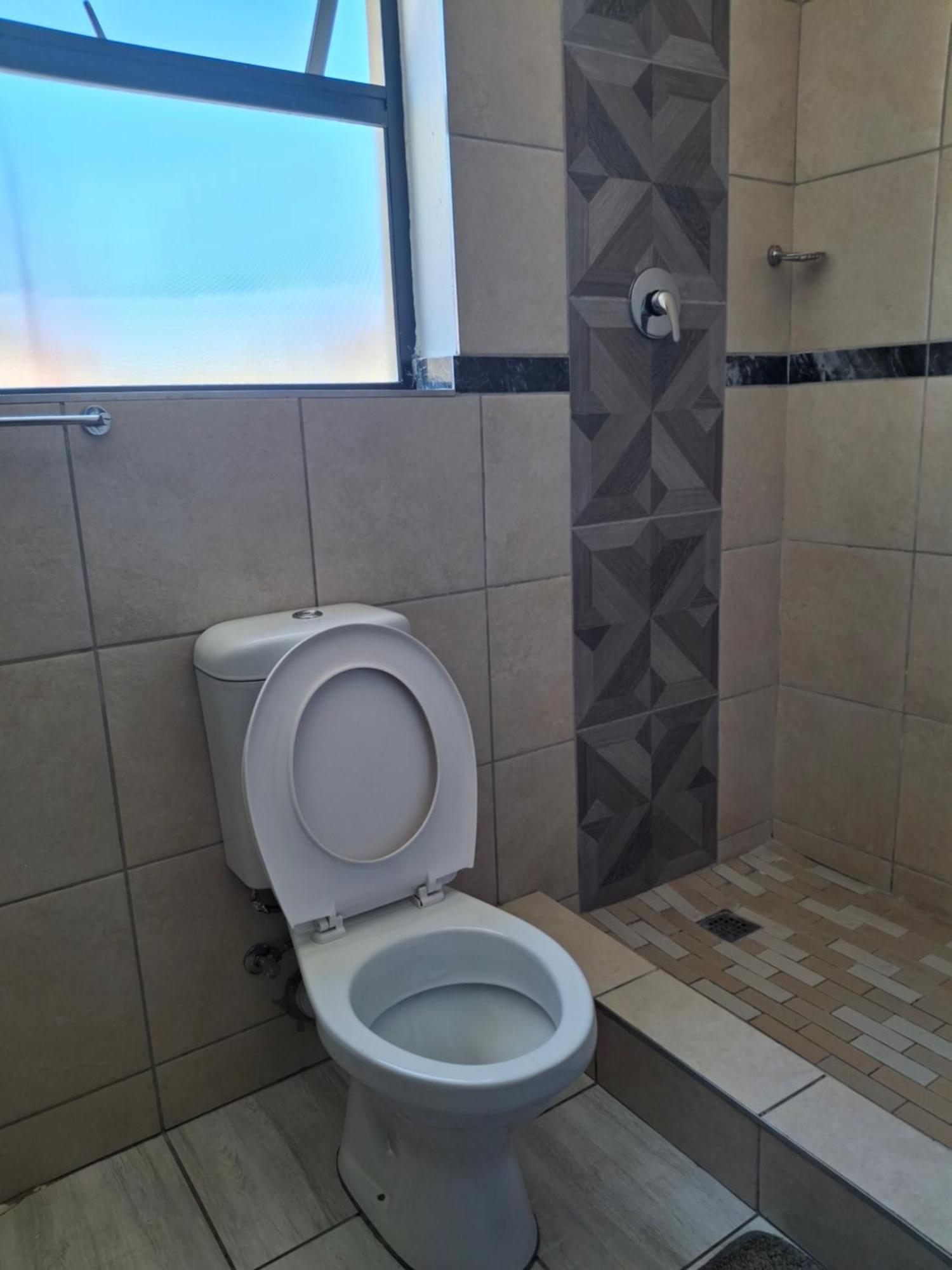 Supa Lodge Parow Bagian luar foto