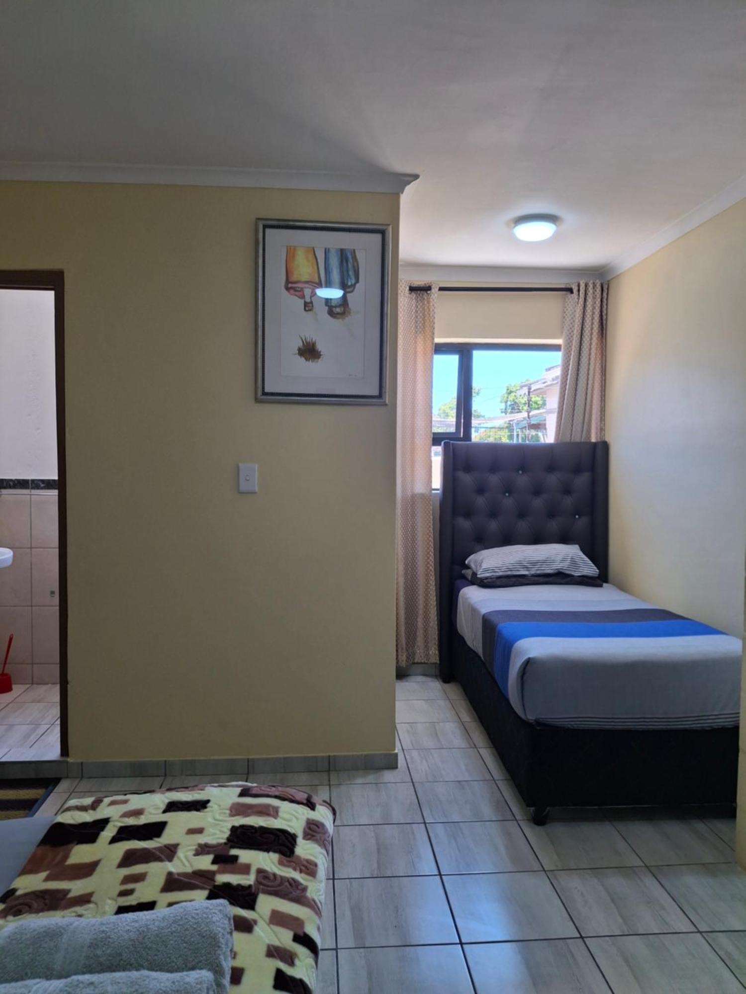 Supa Lodge Parow Bagian luar foto